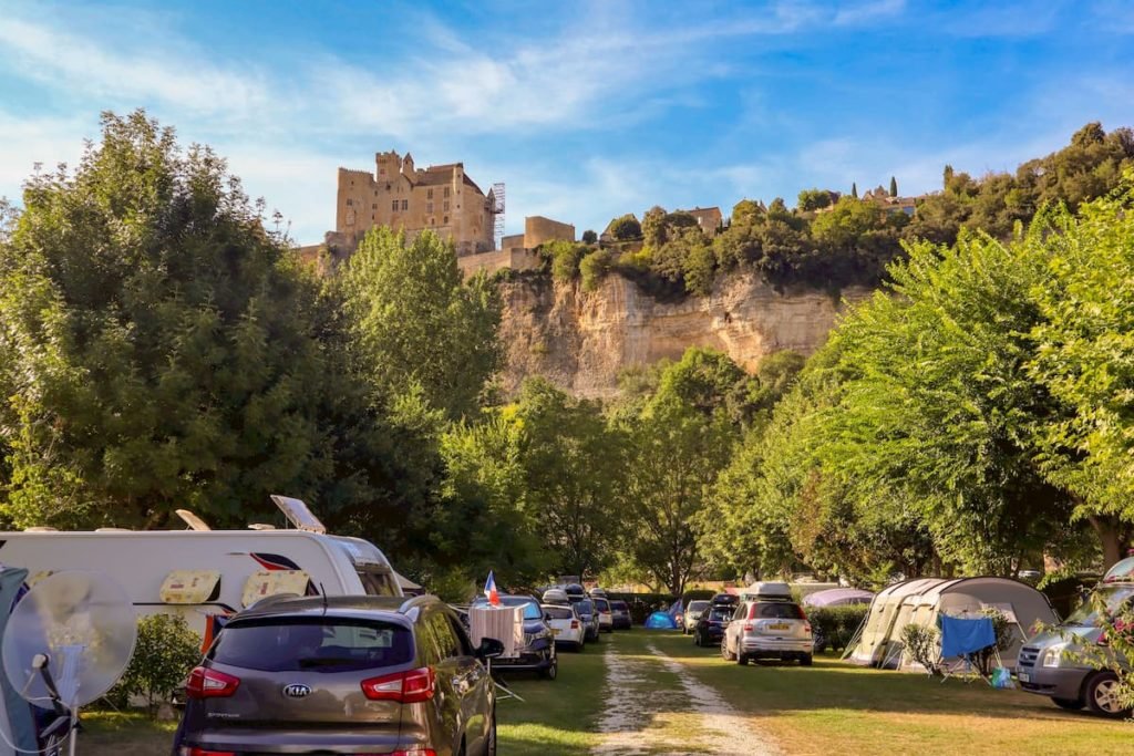 Campsites on the Dordogne river - camping le capeyrou, France