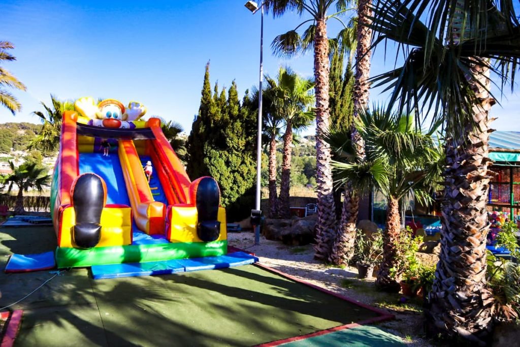 Brevis bouncy castle slide