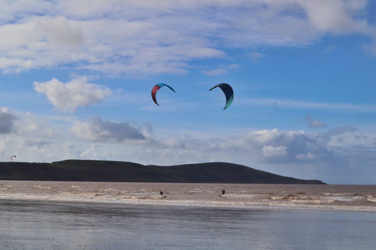 Kite surfing in Weston-super-Mare