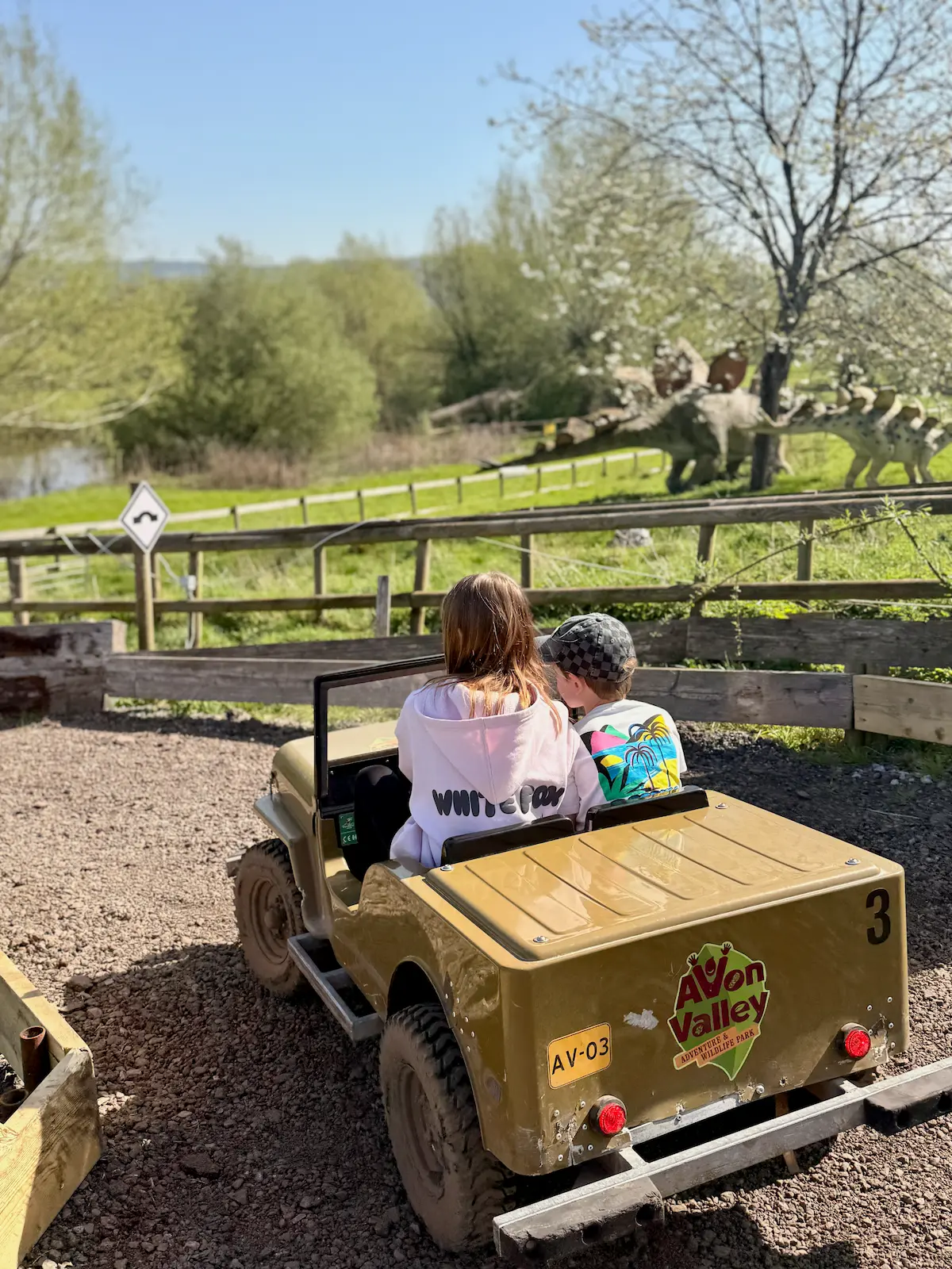 Avon valley adventure park dinosaur valley mini jeeps family day out t rex bristol
