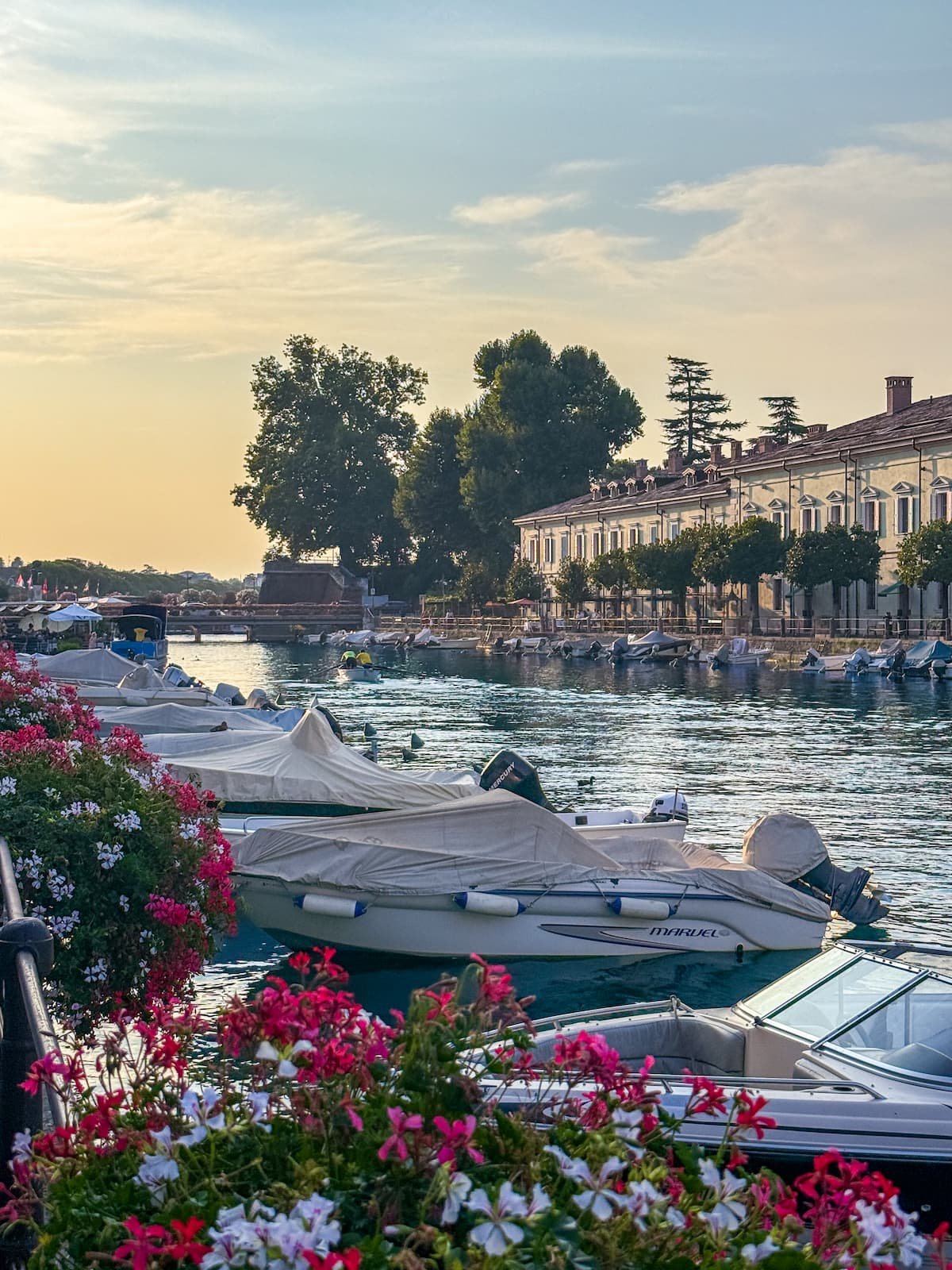 Peschiera del Garda canals and boats at sunset - 10 minutes from Hu Altomincio
Eurocamp