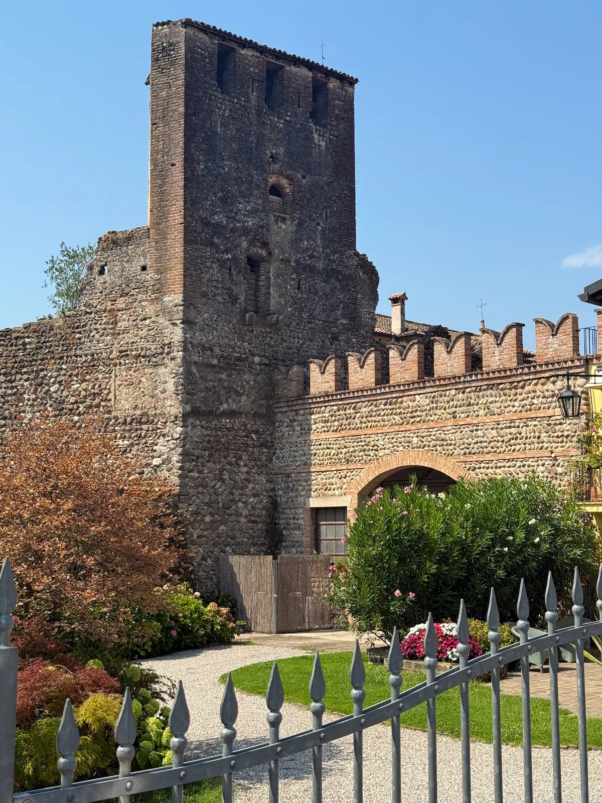 Borghetto peschiera del garda italy architecture