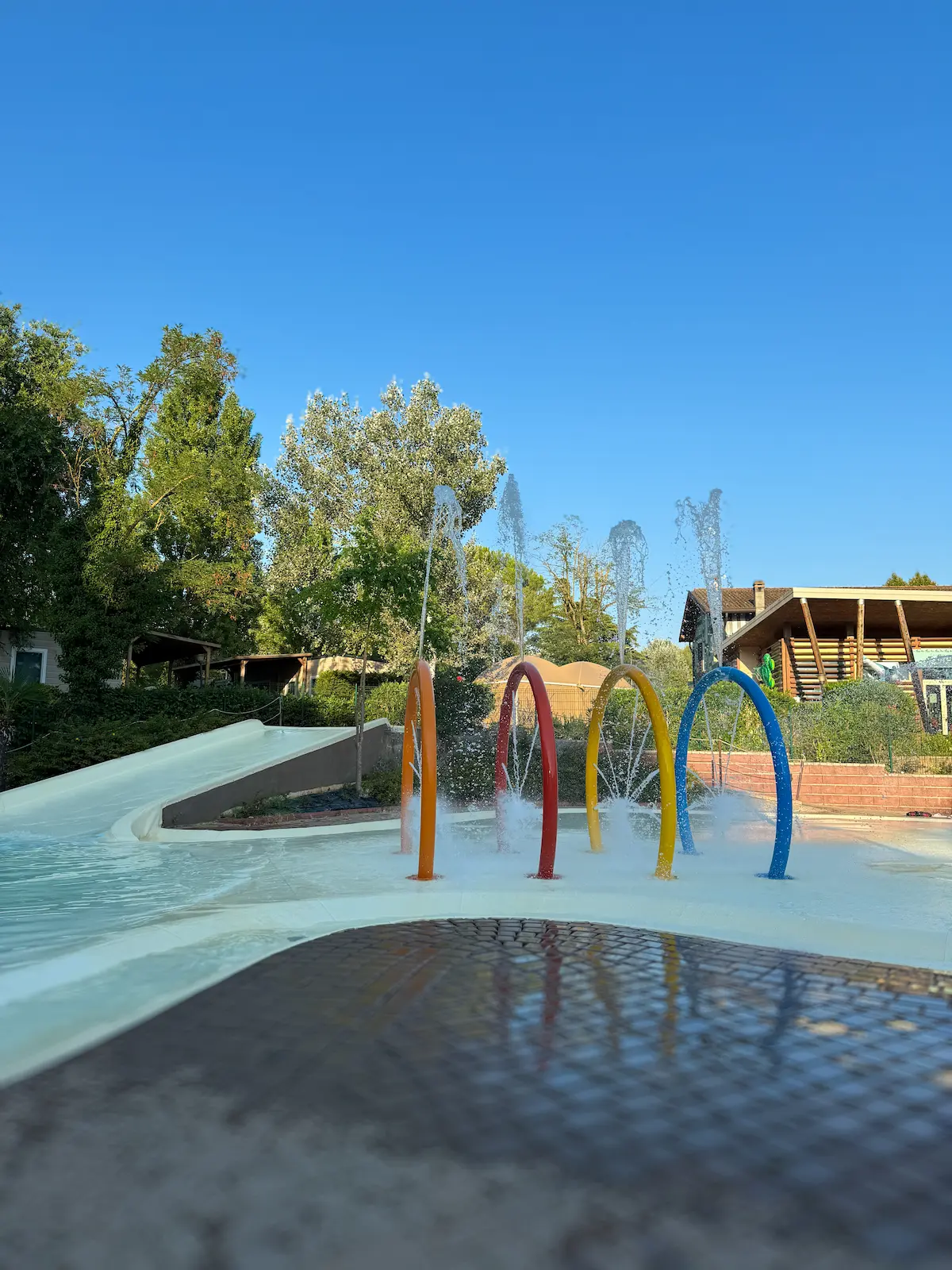 Review Hu Altomincio eurocamp swimming pool holiday peschiera del garda italy