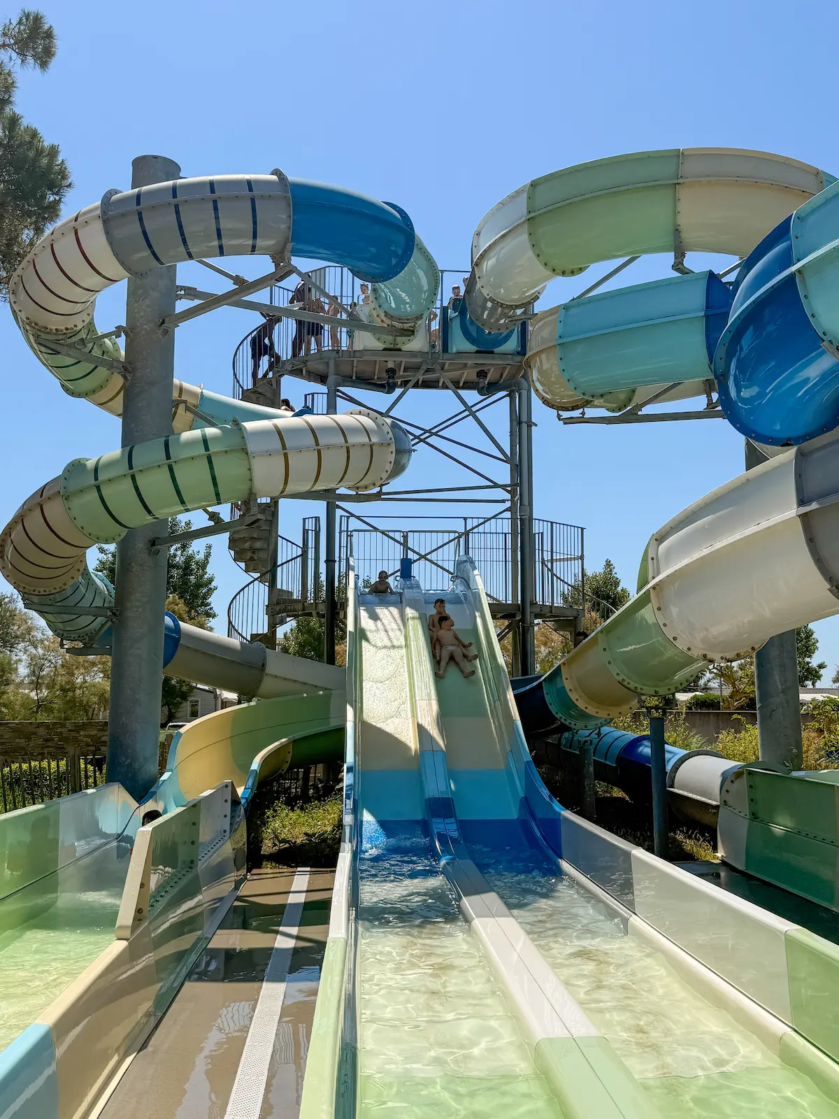 Eurocamp parc Le Castellas review waterslides and swimming pool