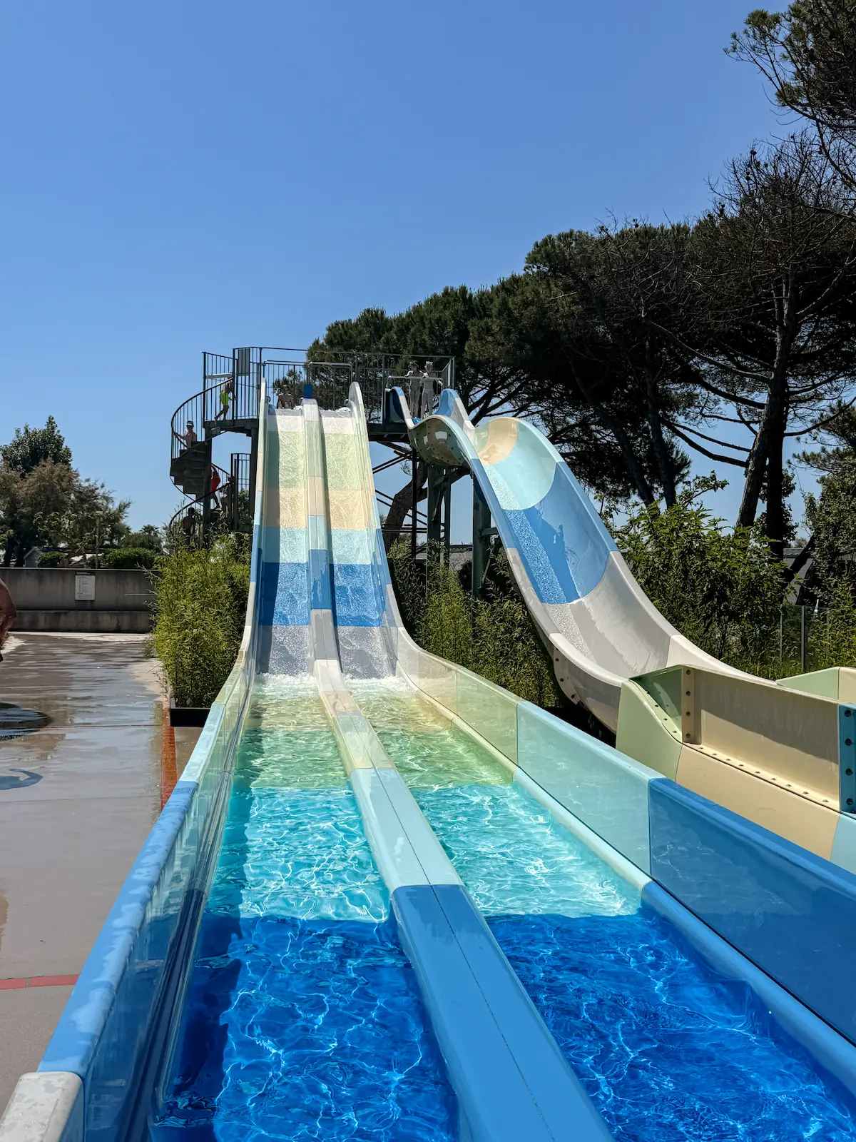 Eurocamp parc Le Castellas review waterslides and swimming pool