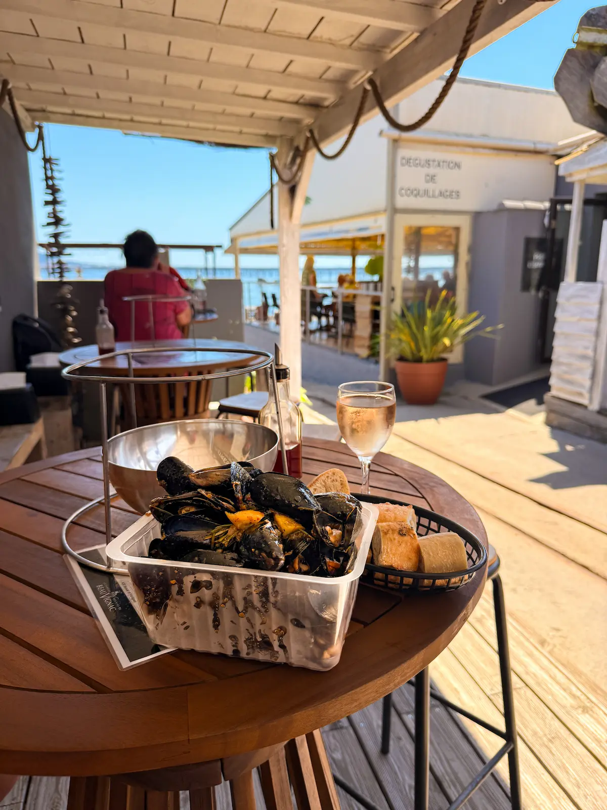 Bouzigues oyster shack les jardins d'oc moules by the sea Sete